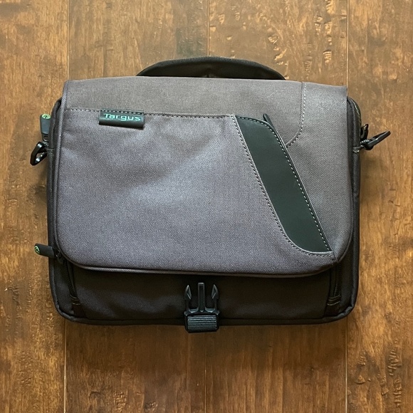 iPad Tablet Shoulder Bag - Picture 2 of 13